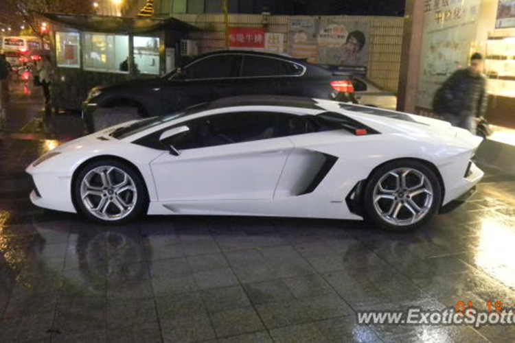 Sieu bo Aventador “tu nan” sau man dau dau xe tai-Hinh-7